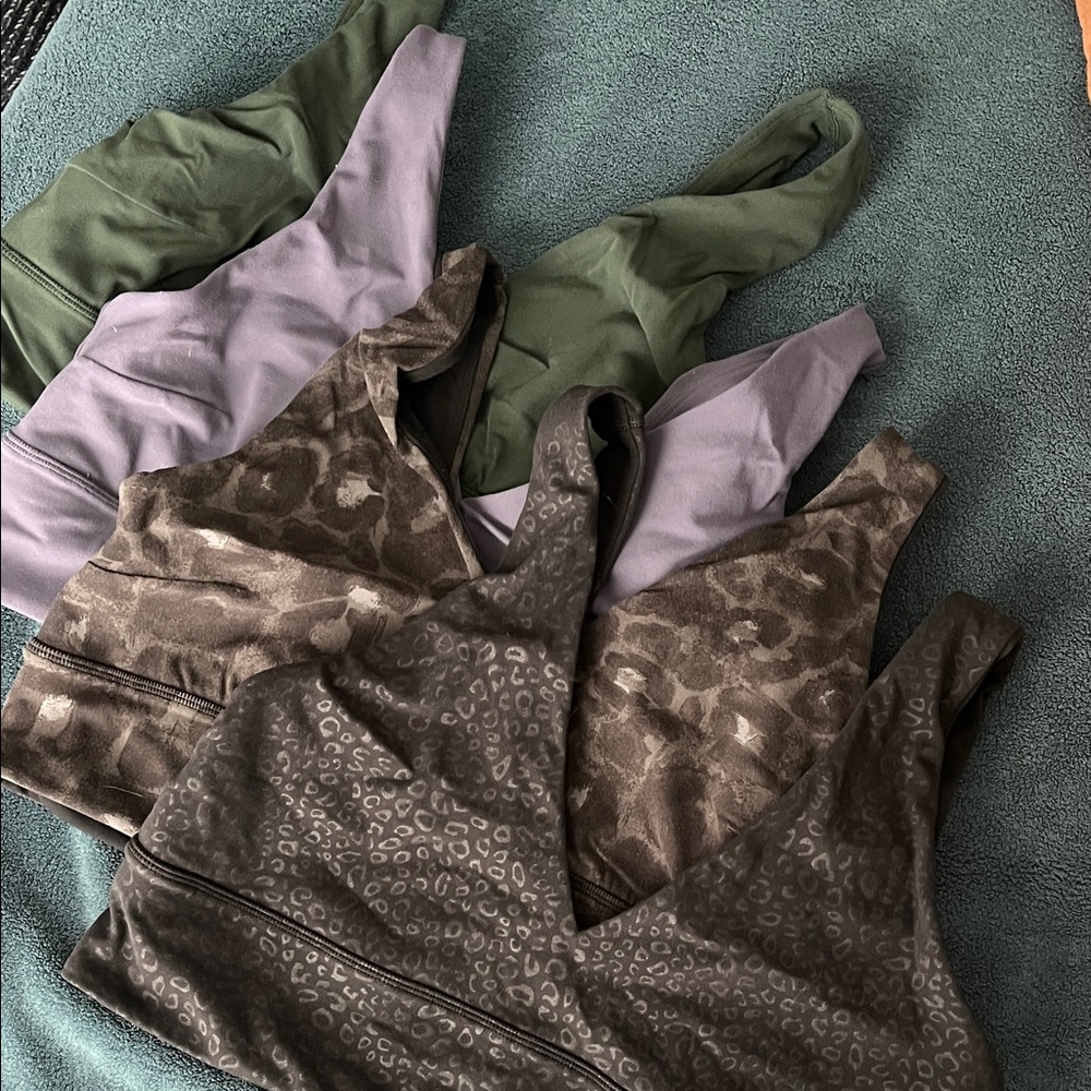 Lululemon Align V neck sports bra size 14 (4 of them!)